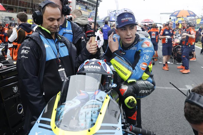 Archivo - Arquivo - Raúl Fernández, da Espanha, e a equipe Trackhouse MotoGP durante o Grande Prêmio Michelin de França de MotoGP de 2025, em 11 de maio de 2025, no Circuito Bugatti, em Le Mans, França - Foto: Jean Catuffe / DPPI