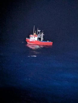 Pesquero rescatado a la deriva en aguas cercanas a El Hierro