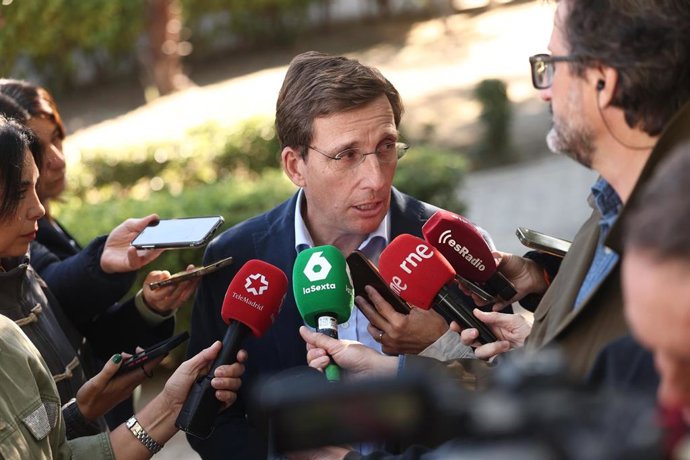 El alcalde de Madrid, José Luis Martínez-Almeida, durante la celebración del vigésimo aniversario del Centro de Protección Animal (CPA), a 9 de octubre de 2026, en Madrid (España). El Centro de Protección Animal (CPA) de Madrid Salud es el centro municipa