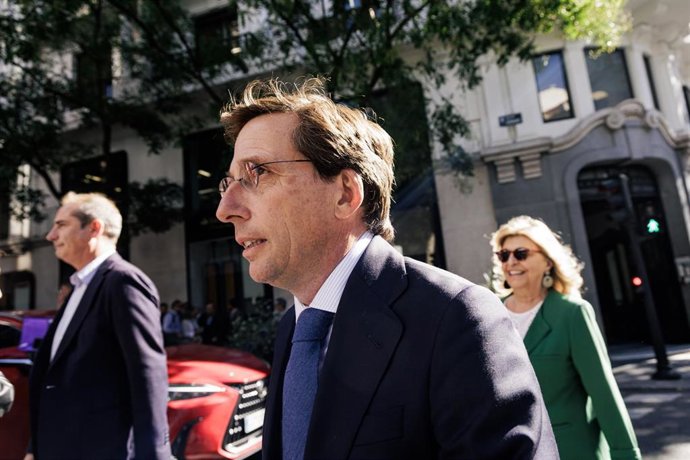 El alcalde de Madrid, José Luis Martínez-Almeida, a su llegada a la reunión de la Junta Directiva Nacional del partido, a 8 de octubre de 2026, en Madrid (España).