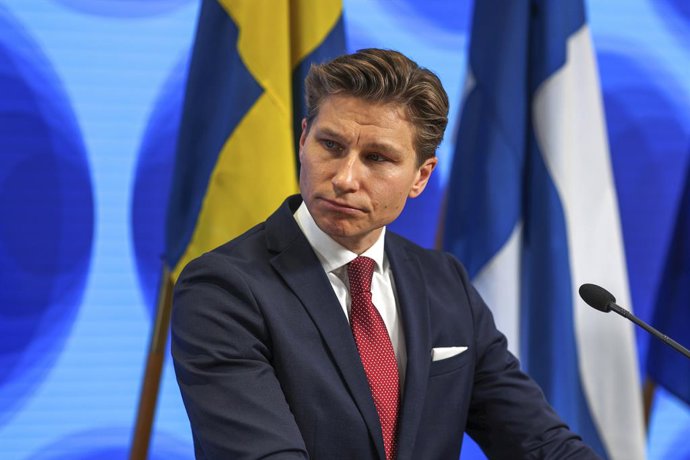 Archivo - November 8, 2023, Helsinki, Uusimaa, Finland: November 8th, 2023, Sweden's Ministers for Foreign Affairs Tobias Billstrom and Minister for Defence Pal Jonson visited Finland and met Finland's Minister for Foreign Affairs Elina Valtonen and Minis