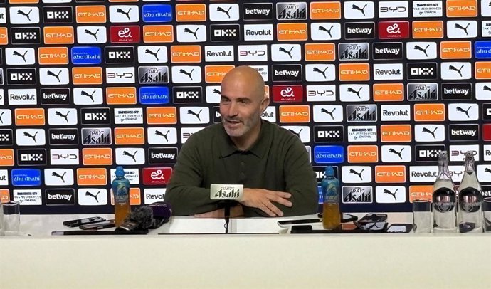09 October 2026, United Kingdom, Manchester: Manchester City manager Enzo Maresca during a press conference at the CFA, ahead of Sunday's English Premier League soccer match against Liverpool. Photo: Andy Hampson/PA Wire/dpa