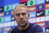Flick elogia a De la Fuente: "Es perfecto lo que hace con mis jugadores, gestiona los minutos"