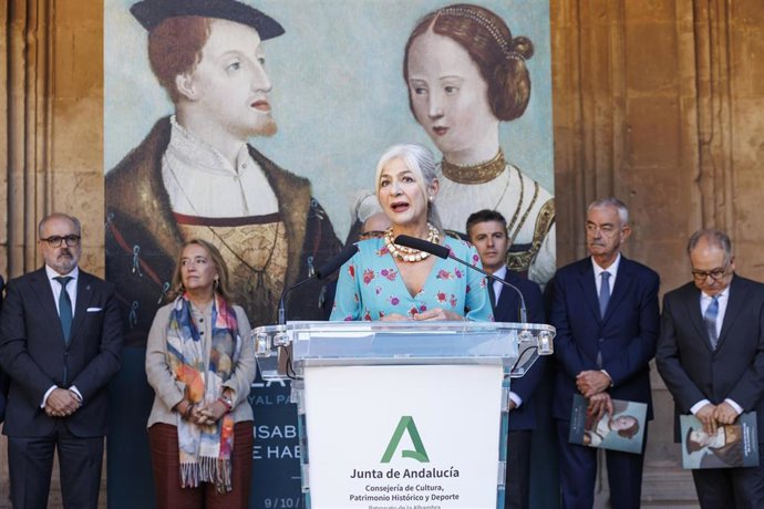 La Consejera de Cultura de la Junta de Andalucía, Patricia Del Pozo, asiste a la inauguración de la exposición Los Palacios Reales de la Alhambra en el Palacio de Carlos V a 9 de octubre de 2026.
