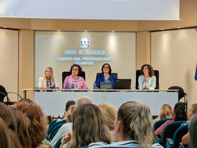 La Delegación Territorial de Educación de la Junta de Andalucía en Granada aborda con los centros de Infantil de cero a tres años las prioridades del nuevo curso