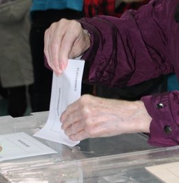 Archivo - VOTO , VOTACIONES , URNA