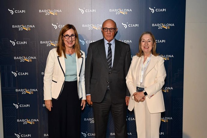 Núria Vilanova, Josep Oliu y Ana Pastor
