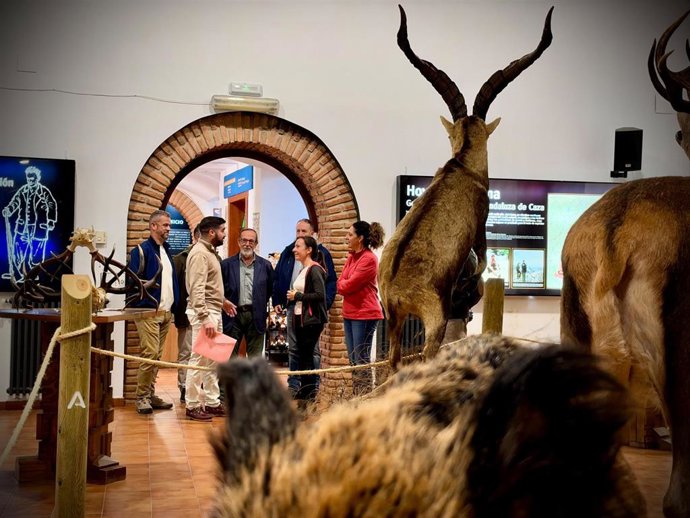 Visita al centro de visitantes Torre del Vinagre.