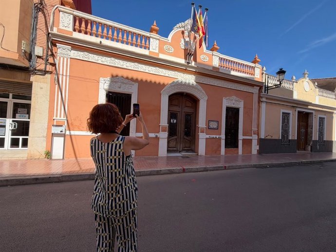 La Mancomunitat de l'Horta Sud y el Club de Fotografía de Torrent han organizado un taller gratuito para mejorar las habilidades en el uso de los teléfonos móviles para hacer fotos