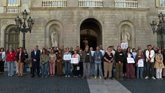 Vídeo: Govern, Ayuntamiento, CCOO y UGT guardan minuto de silencio en Barcelona por Olga y Maricarmen