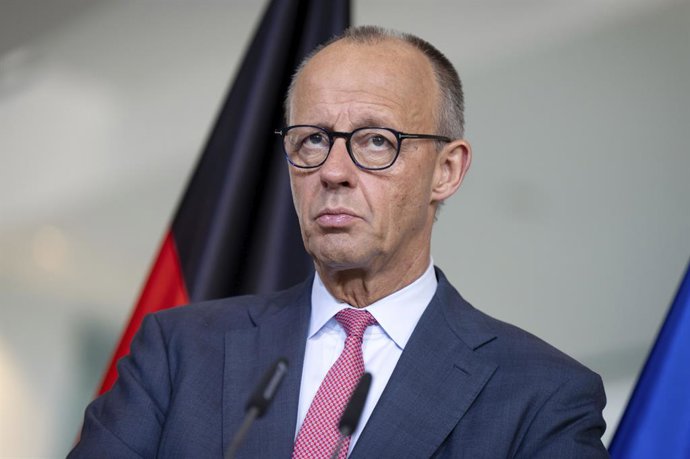 5 de outubro de 2026, Berlim, Berlim, Alemanha: Friedrich Merz na recepção ao primeiro-ministro da República da Lituânia com honras militares e em uma reunião conjunta, seguida de uma declaração à imprensa na Chancelaria Federal. Berlim, 05/10/2026