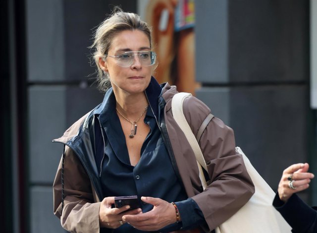 Sandra Barneda, abandonando su casa antes de su boda con Pascalle Paerel