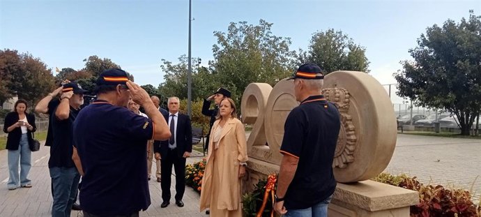 Homenaje floral del VII Encuentro del Grupo de Veteranos de la Policía Nacional