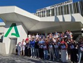 Foto: CCOO Sevilla, UGT y el Sindicato de Inquilinas guardan un minuto de silencio por Maricarmen en los centros de trabajo
