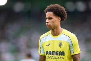 Archivo - Tajon Buchanan of Villarreal CF looks on prior to the LaLiga EA Sports match between Real Racing Club de Santander and Villarreal CF at Campos de Sport de El Sardinero on August 16, 2026, in Santander, Spain.
