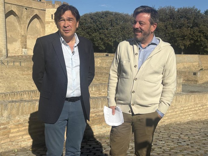 El coordinador de Aragón Existe, Valero Aguayos, y el portavoz de Teruel Existe, Tomás Guitarte.