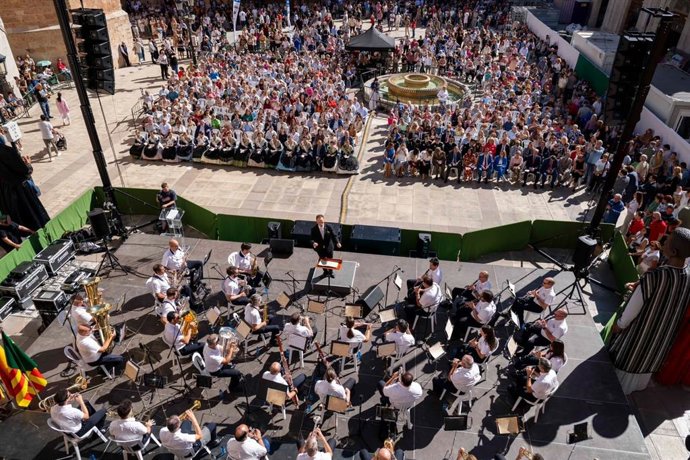 Castelló celebra el 9 d'Octubre con el Desfile de las Tres Culturas, música y danzas tradicionales