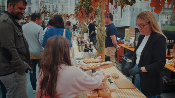 Catas de quesos en el anterior Festival Tardíu