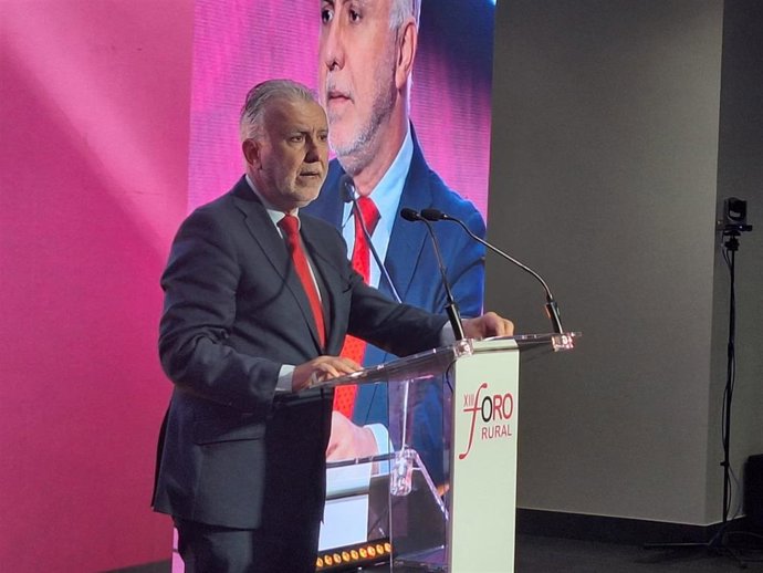 Ángel Víctor Torres anuncia que no se presentará a las elecciones generales: "Mi prioridad es Canarias"