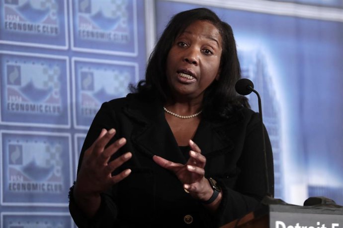 Archivo - Arquivo - 25 de agosto de 2025: O presidente Trump destituiu a governadora do Federal Reserve, LISA COOK, de seu cargo, alegando acusações de fraude hipotecária. Essa medida sem precedentes levanta questões sobre a autoridade legal do presidente