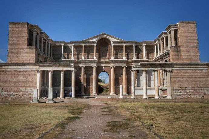 Turquía vigilará con drones la antigua ciudad de Sardes para proteger su patrimonio frente al expolio