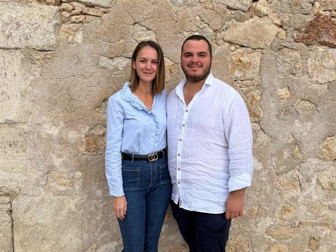 El nuevo presidente de la junta local del PP de Costitx, Bernat Ramis, y la secretaria, Aina Crespo.
