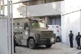 Archivo - Las autoridades mexicanas trasladan a un reo en Ciudad de México
