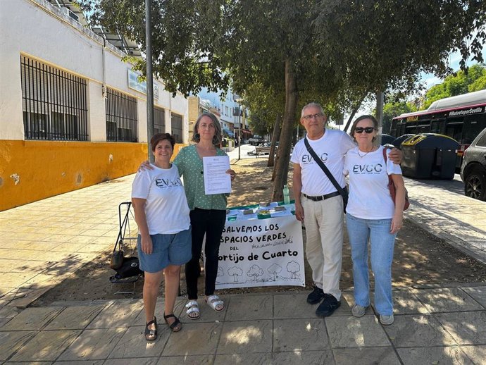 La diputada de Adelante Andalucía, Begoña Iza, en el Cortijo de Cuarto en Sevilla
