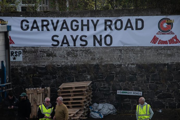 1º de outubro de 2026, Portadown, Reino Unido da Grã-Bretanha e Irlanda do Norte: PORTADOWN, IRLANDA DO NORTE, 1º DE OUTUBRO DE 2026: Moradores da comunidade da Garvaghy Road se reúnem em Portadown em meio a uma disputa em andamento sobre uma marcha propo