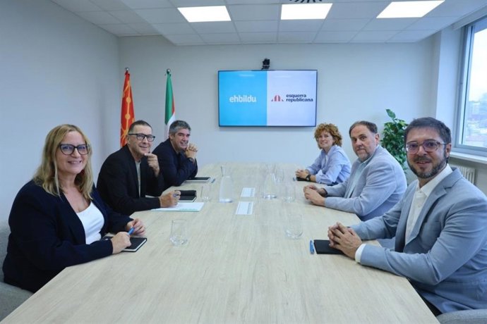 Delegacions d'Euskal Herria Bildu i Esquerra Republicana de Catalunya reunides a Bilbao (arxiu)
