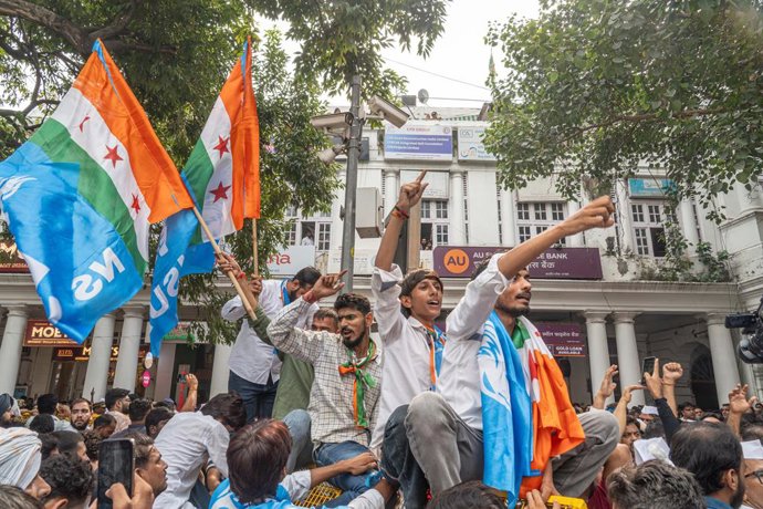 October 8, 2026, New Delhi, India: NEW DELHI, INDIA - OCTOBER 8, 2026: Rahul Gandhi, Priyanka Gandhi and other INDIA bloc leaders gather at Connaught Place before marching towards Rajghat during a protest over alleged irregularities in the electoral-roll 