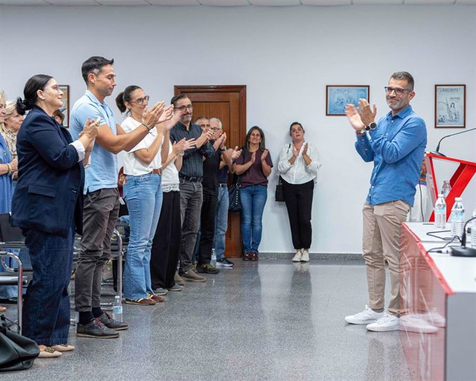 (Dcha) Ignacio Camacho, Elegido Candidato A La Alcaldía De Los Santos De Maimona Para Las Elecciones De Mayo De 2027.