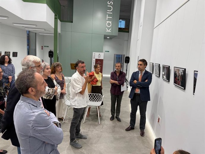 Olmo Calvo gana el X Premio de Fotografía 'Carlos Pérez Siquier' con la serie 'Artículo 47'
