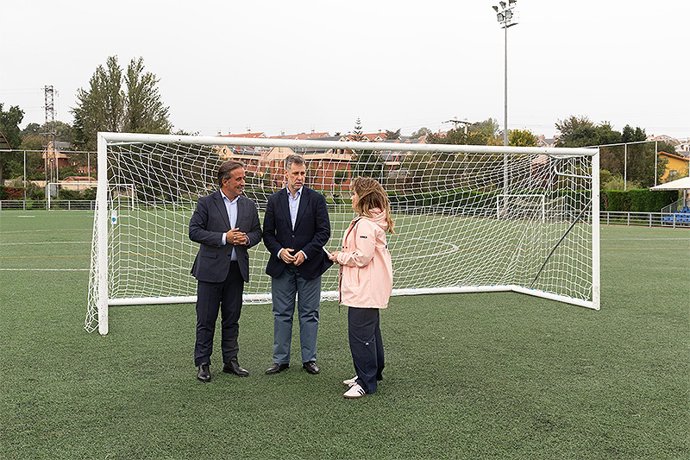 Visita del consejero a distintas actuaciones de su departamento en Camargo