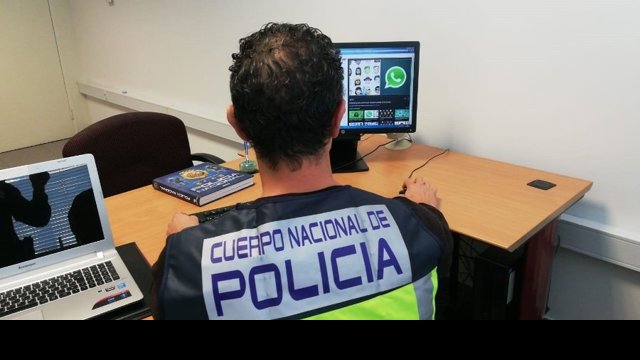 Archivo - Sucesos.- Dos detenidos por una estafa de 11.300 euros a un vecino de Valladolid tras hacerse pasar por su banco