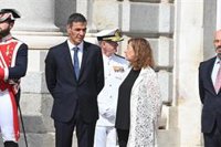 Armengol define a Pedro Sánchez como "faro del progresismo" y anima a la izquierda balear a concurrir unida al Senado