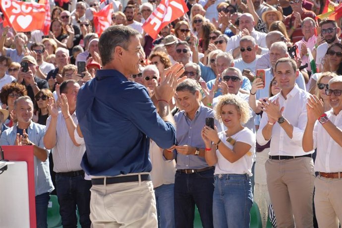 El secretario general del PSOE de Jaén, Juan Latorre, en el inicio de campaña del presidente del Gobierno, Pedro Sánchez.