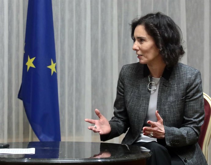 Archivo - Arquivo - 13 de janeiro de 2025, Kiev, Ucrânia: KIEV, UCRÂNIA - 13 DE JANEIRO DE 2025 - A comissária europeia para a Igualdade, Preparação e Gestão de Crises, Hadja Lahbib, conversa com um correspondente da Ukrinform em Kiev, capital da Ucrânia.