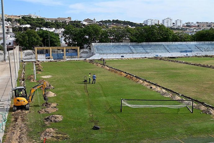 Obras de modernización del sistema de riego del estadio Pedro S. Garrido de Jerez de la Frontera (Cádiz).
