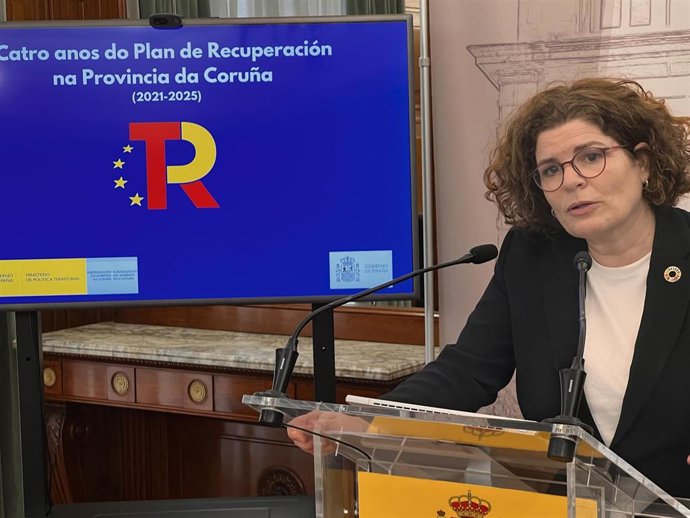 Archivo - La exsubdelegada del Gobierno en A Coruña, María Rivas, en una rueda de prensa.