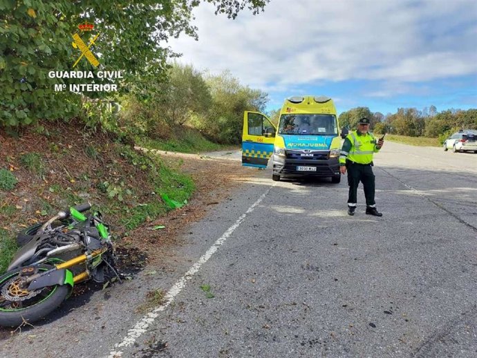 Un motorista de 52 años fallece en una colisión contra un tractor en Dozón (Pontevedra), a 10 de octubre de 2026.
