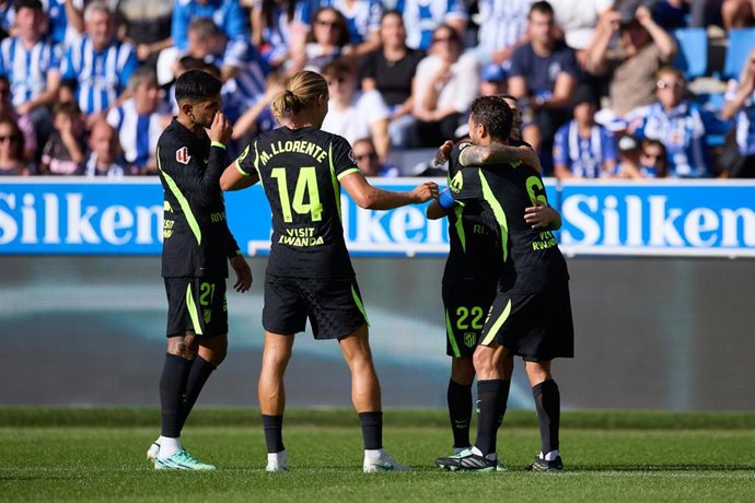 Alejandro Grimaldo celebra su gol en el Deportivo Alavés-Atlético de Madrid