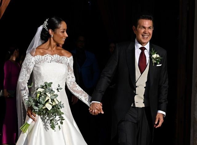 Miguel Sierralta y Alicia Banquez tras darse el 'Sí, quiero' en la iglesia de San Jerónimo el Real