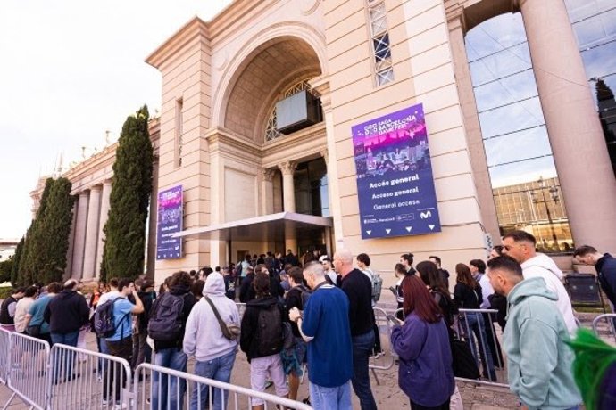Entrada al salón