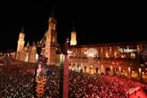 Foto: Los bomberos leen el pregón de las Fiestas del Pilar: "Detrás tenemos a una ciudad que no se rinde jamás"