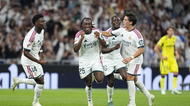 Yan Diomande (Real Madrid CF) celebra el 1-0 ante el Villarreal CF en LaLiga EA Sports 2026-27.