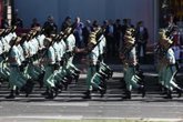 Foto: Los reyes presiden un desfile del 12 de octubre con sabor electoral antes de su esperado viaje a Ceuta y Melilla