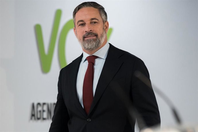 El presidente de Vox, Santiago Abascal, durante una rueda de prensa, en la sede del Vox, a 5 de octubre de 2026, en Madrid (España). Abascal ha reaccionado al anuncio de Sánchez de adelantar las elecciones generales al próximo 29 de noviembre.