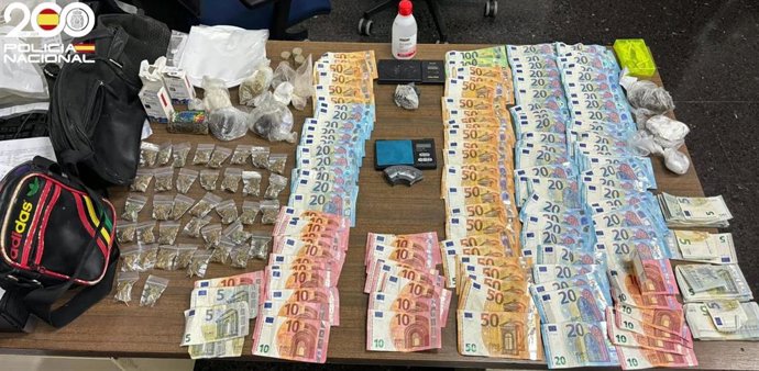 Detenidos tras ser pillados vendiendo droga en una caseta de Son Banya.