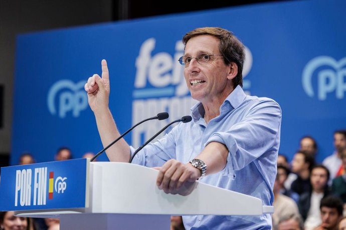 El alcalde de Madrid, José Luis Martínez-Almeida, durante un acto de precampaña del Partido Popular (PP), en Ifema, a 10 de octubre de 2026